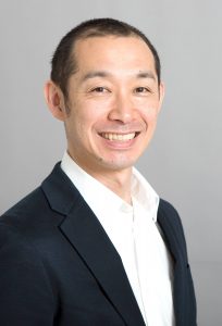 代表　大和智明